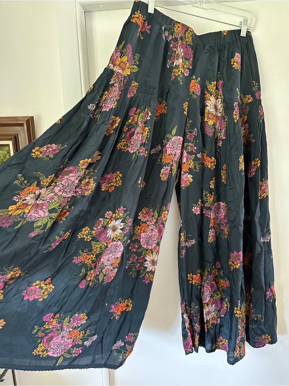 NATURAL LIFE Charcoal Wide-Leg Floral Palazzo Pants with Pink & Orange Blooms - Picture 4 of 8